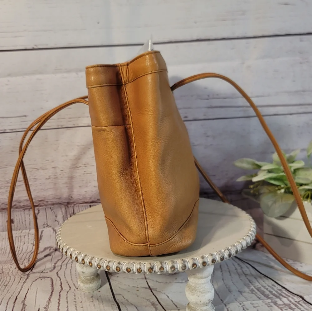 Wilsons Leather Vintage  Elegant Tan Leather Tote Bag - Picture 4 of 9